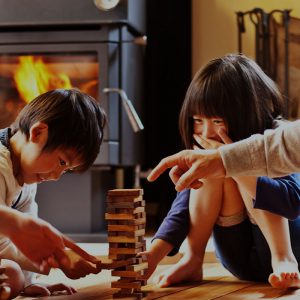 自然素材の木の家での暮らしの一コマ